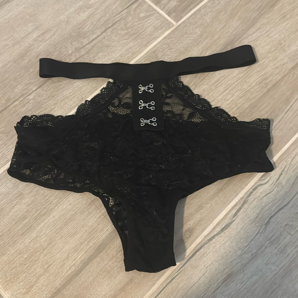 Adore me